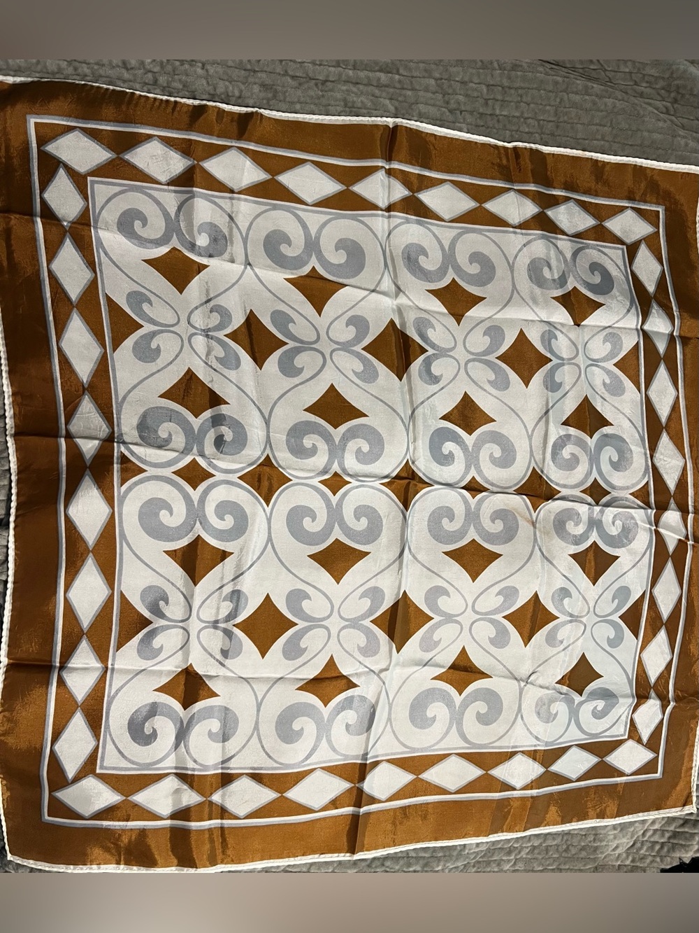 Women's Geometric Silk-Feel Scarf in White and Brown